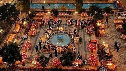 حیاط هتل عباسی اصفهان حیاط هتل عباسی اصفهان